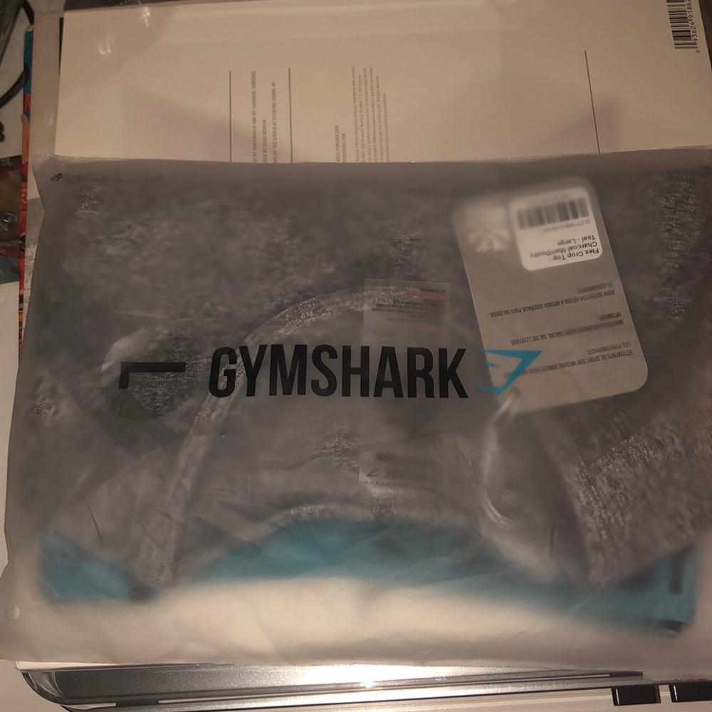 Gymshark NWT women’s flex crop top